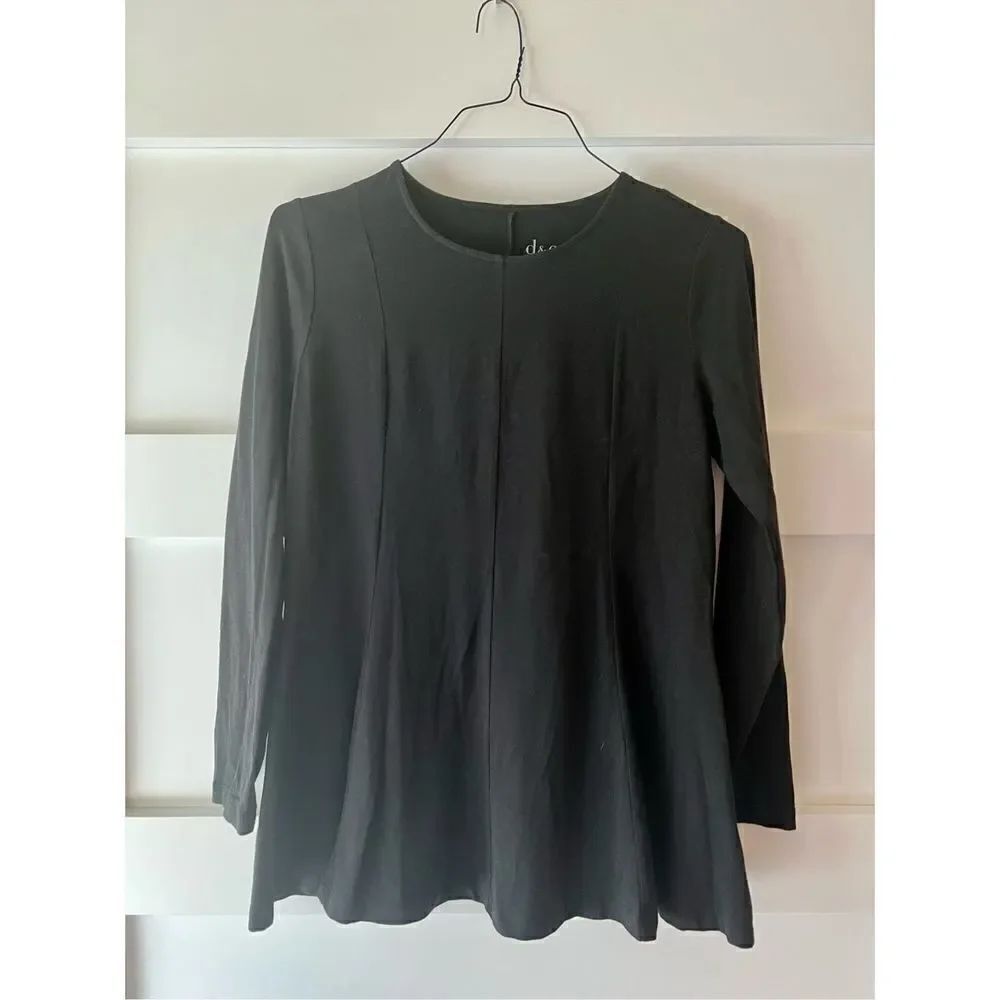 D & Co. Essentials black top tunic